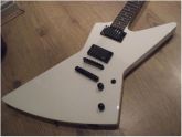 ESP Grassroots Explorer ( Hetfield Metallica Model)VENDIDA